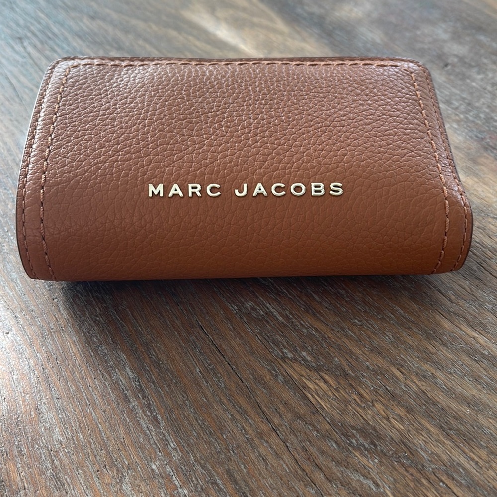 Marc Jacobs wallet like new